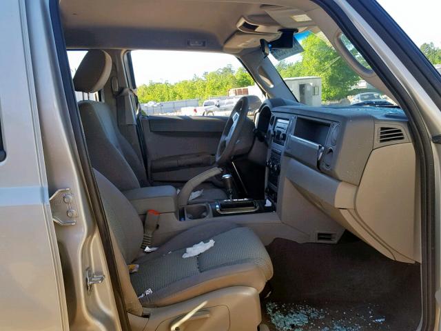 1J8HH48K28C167424 - 2008 JEEP COMMANDER 棕色 照片 5