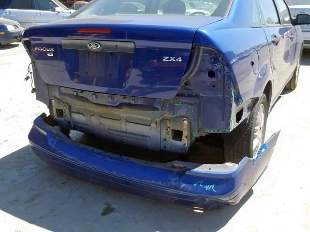 1FAHP34N45W106953 - 2005 FORD FOCUS ZX4 BLUE photo 9