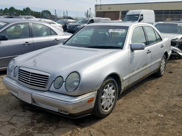 WDBJF65H9XA860079 - 1999 MERCEDES-BENZ E 320 SILVER photo 2