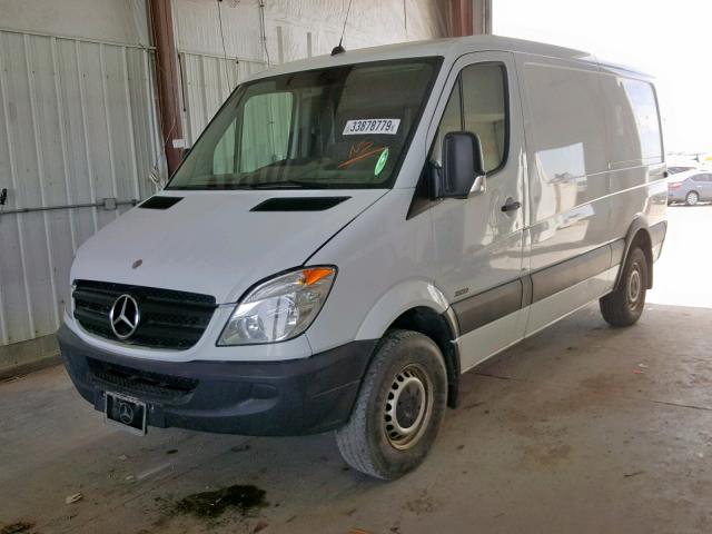 WD3PE7CC3C5623337 - 2012 MERCEDES-BENZ SPRINTER 2 WHITE photo 2