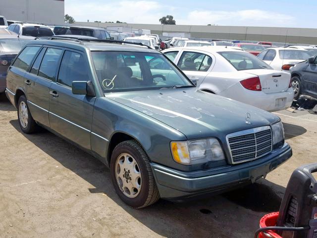 WDBEA92E6SF303069 - 1995 MERCEDES-BENZ E 320 GREEN photo 1