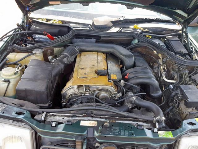 WDBEA92E6SF303069 - 1995 MERCEDES-BENZ E 320 GREEN photo 7