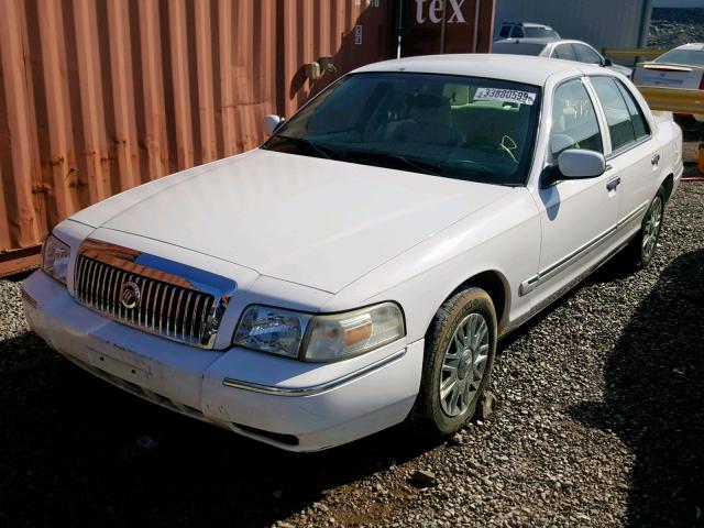 2MEFM74V07X621505 - 2007 MERCURY GRAND MARQ WHITE photo 2