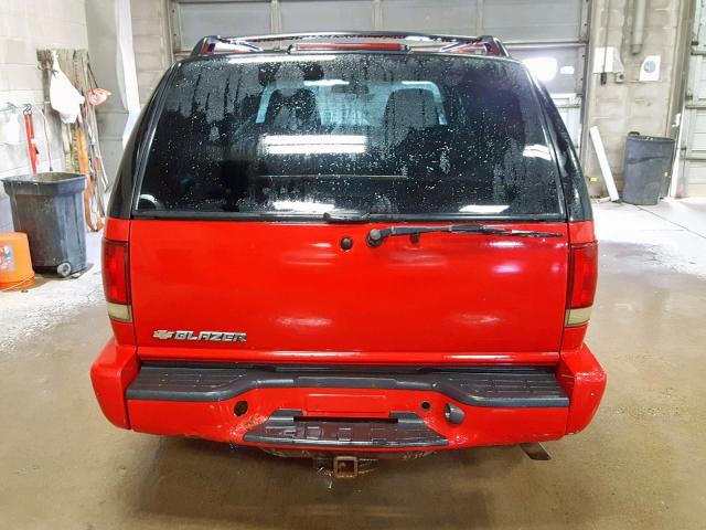 1GNDT13X74K140099 - 2004 CHEVROLET BLAZER RED photo 10