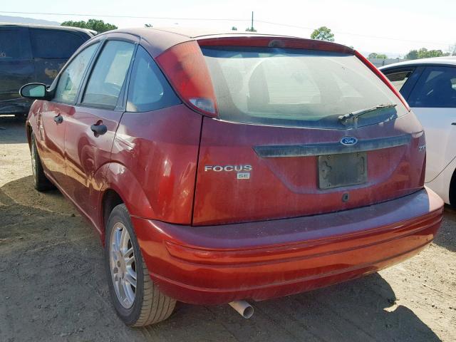3FAFP37N35R117139 - 2005 FORD FOCUS ZX5 RED photo 3