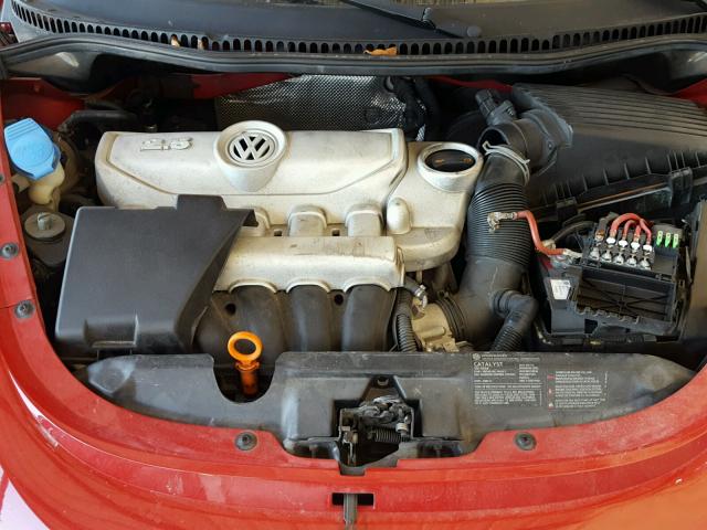 3VWRF31Y38M415458 - 2008 VOLKSWAGEN NEW BEETLE Rot Foto 7
