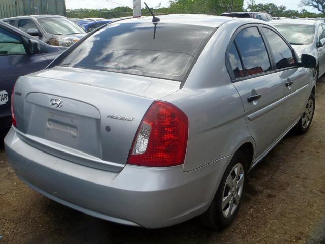 KMHCM4BC2AU424298 - 2010 HYUNDAI ACCENT BLU SILVER photo 4