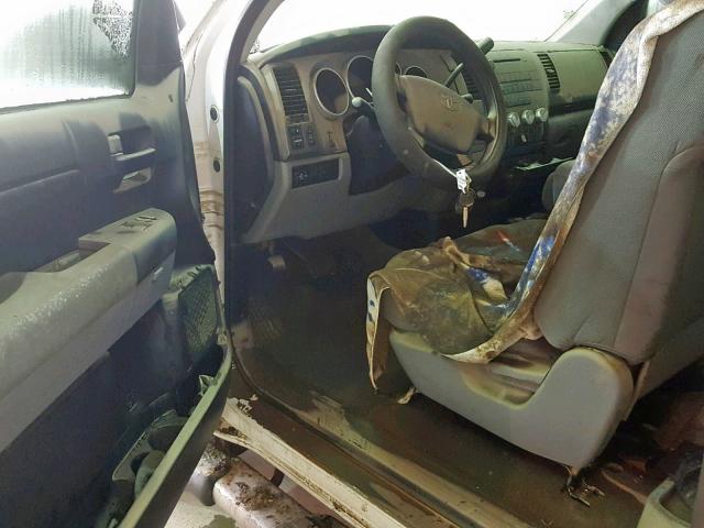 5TFMW5F11AX110433 - 2010 TOYOTA TUNDRA WHITE photo 9