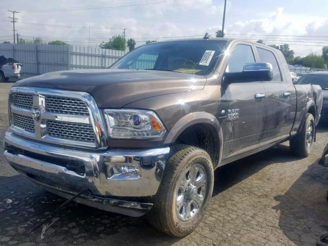 3C6UR5NL1JG348692 - 2018 RAM 2500 LARAM BROWN photo 2