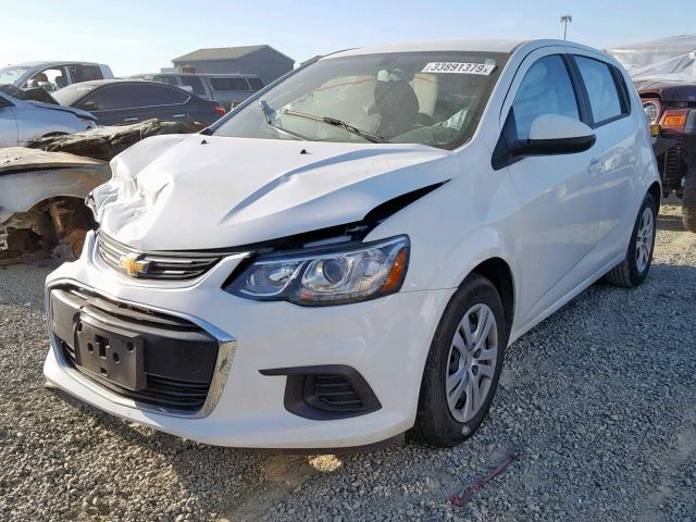 1G1JG6SH3J4104541 - 2018 CHEVROLET SONIC WHITE photo 2