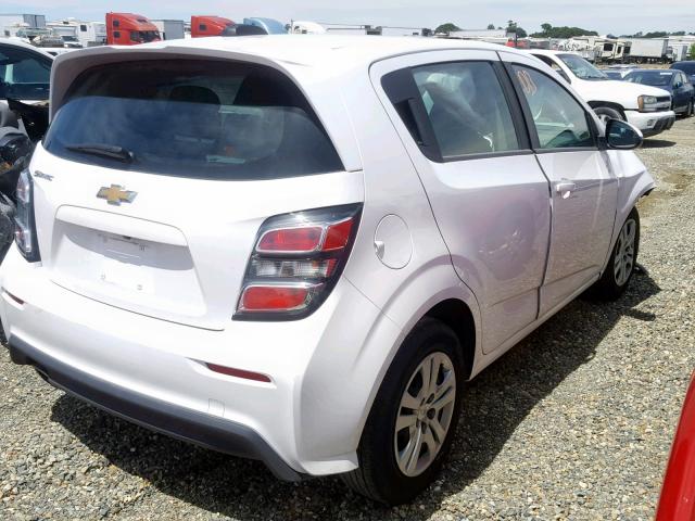 1G1JG6SH3J4104541 - 2018 CHEVROLET SONIC WHITE photo 4