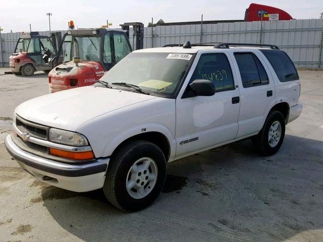 1GNDT13W4Y2123161 - 2000 CHEVROLET BLAZER WHITE photo 2