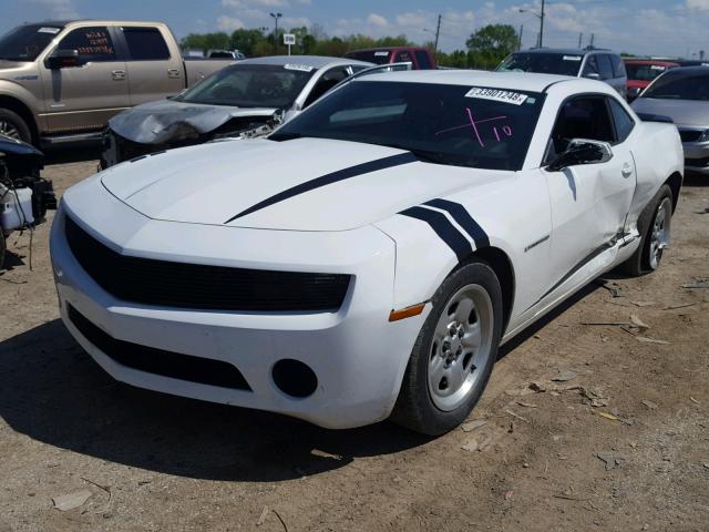 2G1FA1EV1A9175326 - 2010 CHEVROLET CAMARO LS WHITE photo 2