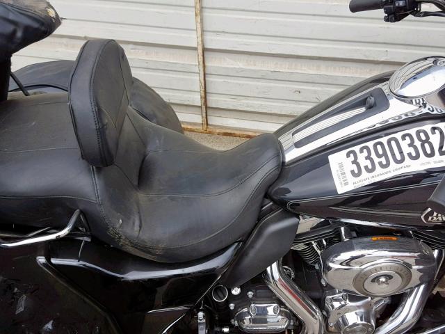 1HD1MAM19CB851674 - 2012 HARLEY-DAVIDSON FLHTCUTG T BLACK photo 5