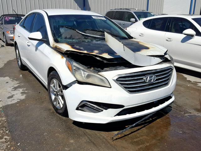 5NPE24AF2FH073599 - 2015 HYUNDAI SONATA SE WHITE photo 1