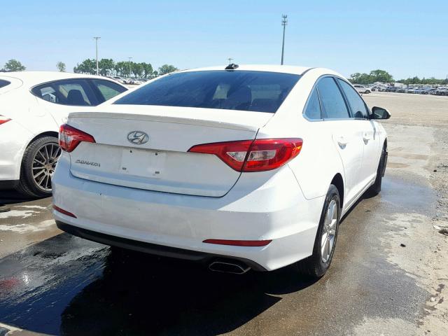 5NPE24AF2FH073599 - 2015 HYUNDAI SONATA SE WHITE photo 4