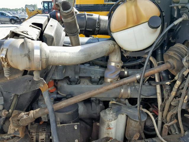 1M2P267C8XM046394 - 1999 MACK 600 RD600 WHITE photo 7