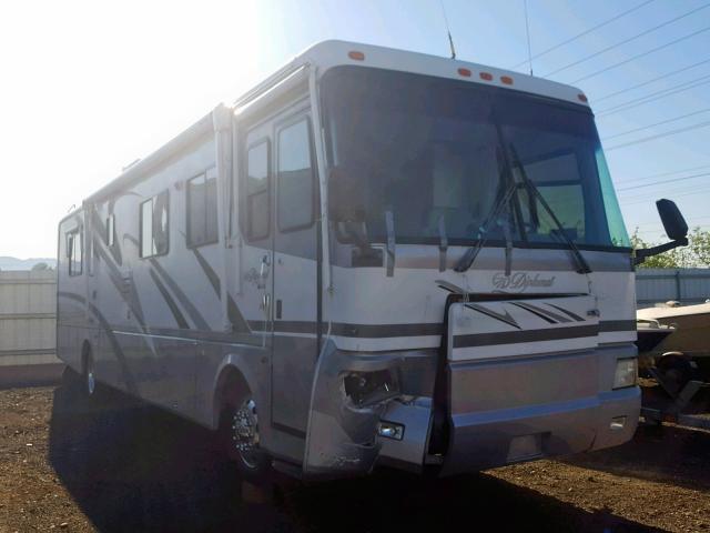 1RF12061612013543 - 2001 ROADMASTER RAIL DYANASTER WHITE photo 1