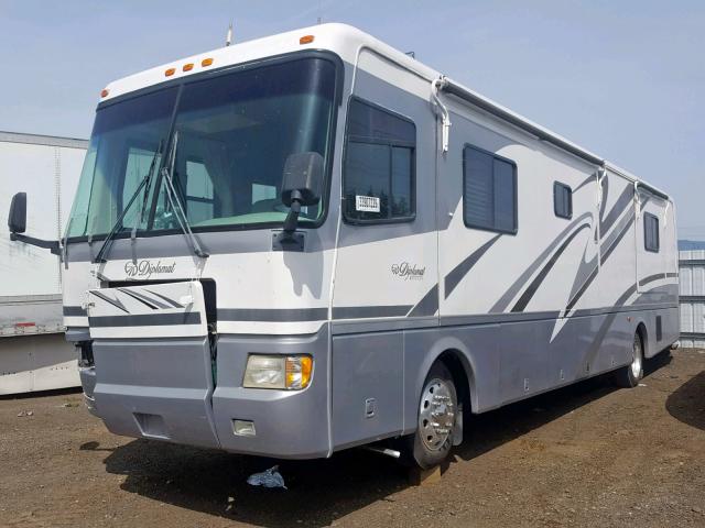 1RF12061612013543 - 2001 ROADMASTER RAIL DYANASTER WHITE photo 2