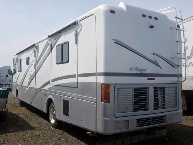 1RF12061612013543 - 2001 ROADMASTER RAIL DYANASTER WHITE photo 3