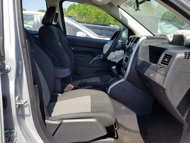 1J8FF47W88D785018 - 2008 JEEP COMPASS SP 银色 照片 5