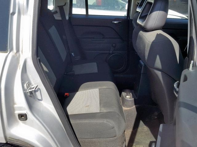 1J8FF47W88D785018 - 2008 JEEP COMPASS SP 银色 照片 6