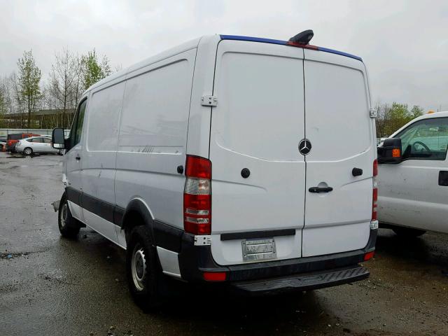 WD3PE7CC2E5930596 - 2014 MERCEDES-BENZ SPRINTER 2 WHITE photo 3