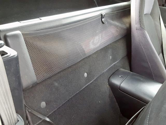 JM1NB353610219390 - 2001 MAZDA MX-5 MIATA BASE  photo 6