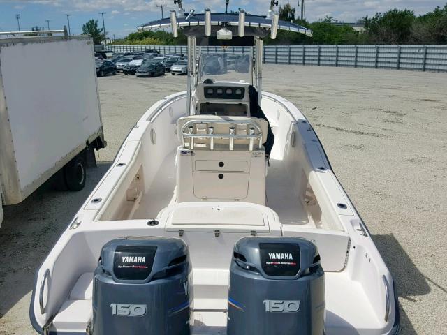 NTLST214I102 - 2002 GRAD BOAT WHITE photo 9