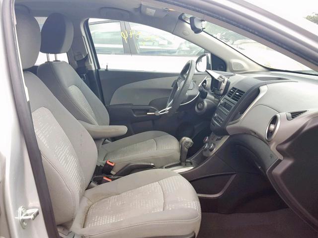 1G1JA5SH9E4183618 - 2014 CHEVROLET SONIC LS SILVER photo 5