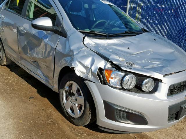 1G1JA5SH9E4183618 - 2014 CHEVROLET SONIC LS SILVER photo 9