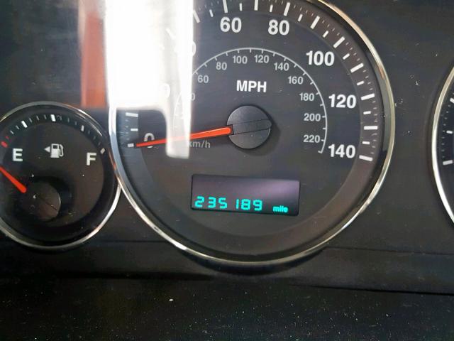 1J8HG48K76C195204 - 2006 JEEP COMMANDER RED photo 8