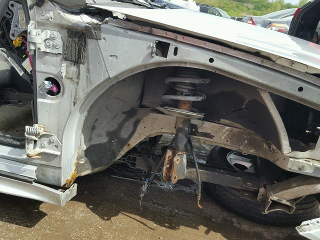 2G2WS522641137863 - 2004 PONTIAC GRAND PRIX SILVER photo 9