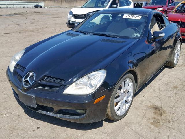 WDBWK56F45F046575 - 2005 MERCEDES-BENZ SLK 350 BLACK photo 2