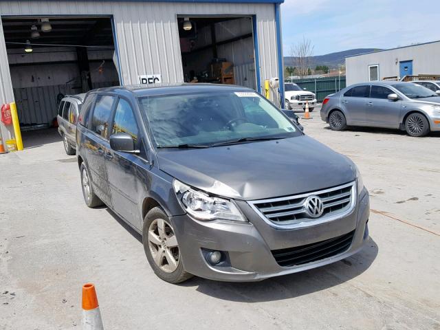 2V4RW3D10AR295513 - 2010 VOLKSWAGEN ROUTAN SE GRAY photo 1