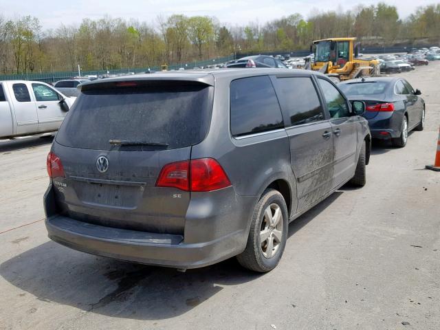 2V4RW3D10AR295513 - 2010 VOLKSWAGEN ROUTAN SE GRAY photo 4