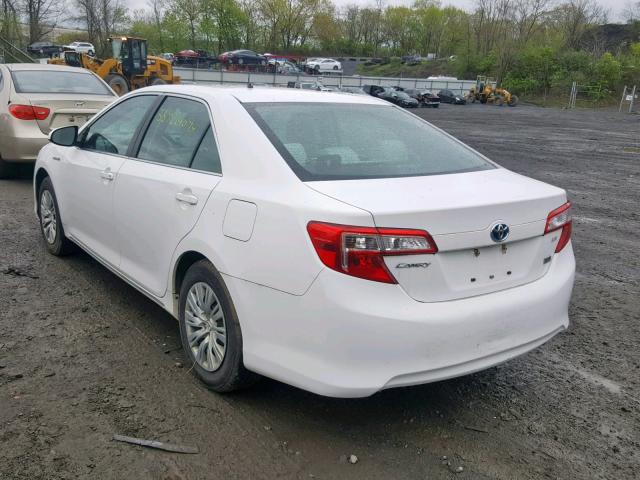 4T1BD1FK8DU075258 - 2013 TOYOTA CAMRY HYBR WHITE photo 3