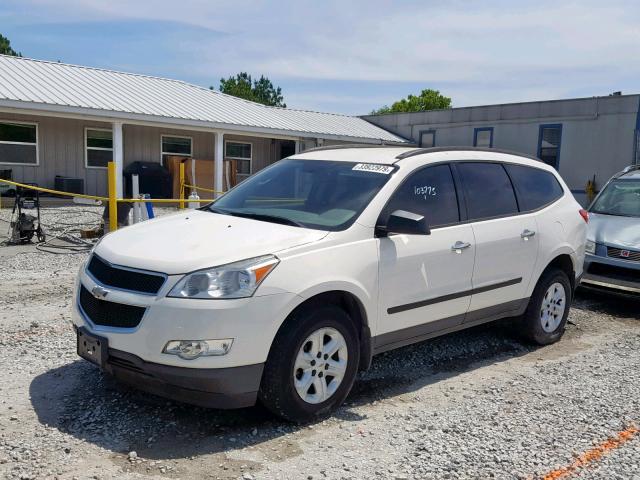 1GNKREED7B7227908 - 2011 CHEVROLET TRAVERSE WHITE photo 2