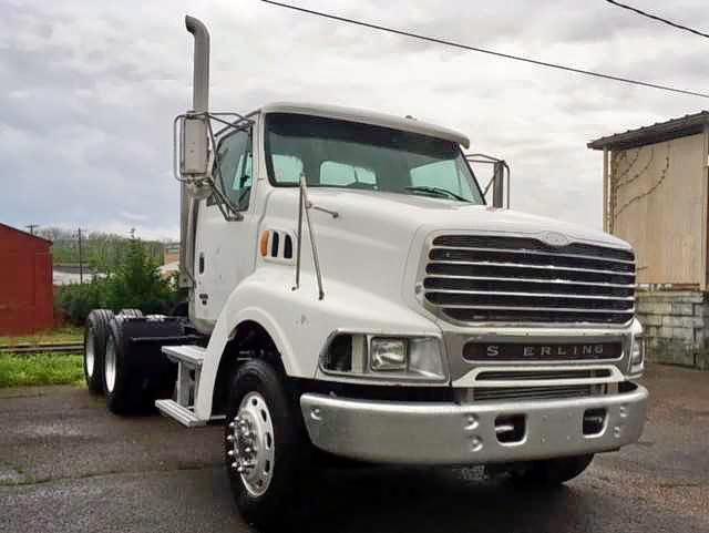 2FWJAZCV24AM31124 - 2004 STERLING TRUCK LT 9500 WHITE photo 1