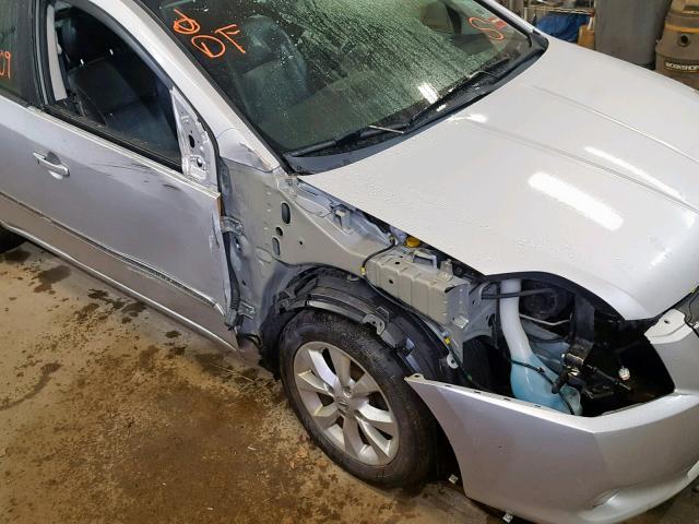 3N1AB6AP5AL689988 - 2010 NISSAN SENTRA 2.0 SILVER photo 9