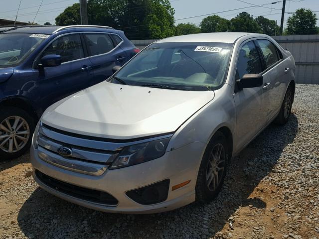 3FAHP0GA9AR252477 - 2010 FORD FUSION S SILVER photo 2