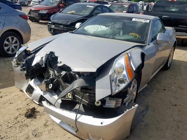 1G6YV34A945604103 - 2004 CADILLAC XLR SILVER photo 2