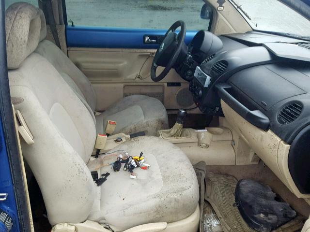 3VWBF61C3WM049179 - 1998 VOLKSWAGEN NEW BEETLE ლურჯი ფოტო 5