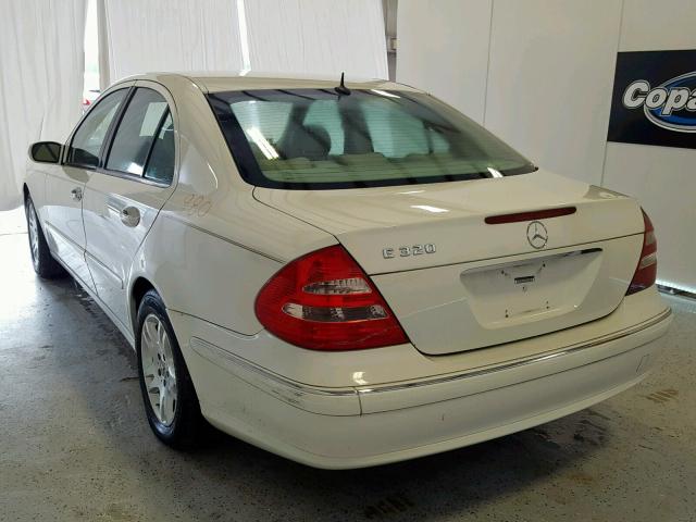 WDBUF65JX3A175034 - 2003 MERCEDES-BENZ E 320 WHITE photo 3