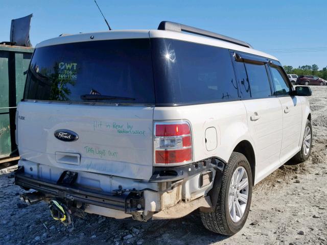 2FMGK5BCXABA39428 - 2010 FORD FLEX SE WHITE photo 4