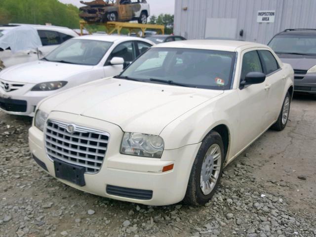 2C3KA43R47H805159 - 2007 CHRYSLER 300 WHITE photo 2