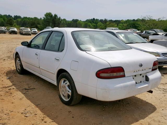 1N4BU31D5SC236988 - 1995 NISSAN ALTIMA XE WHITE photo 3