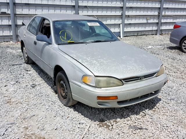 4T1BG12K7TU655161 - 1996 TOYOTA CAMRY DX GOLD photo 1