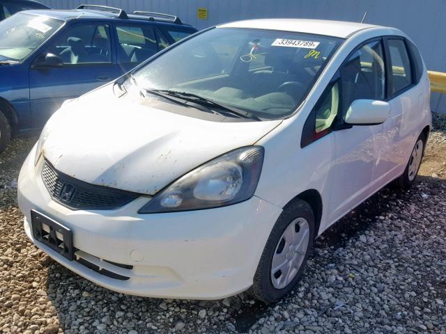 JHMGE8G35DC028457 - 2013 HONDA FIT WHITE photo 2