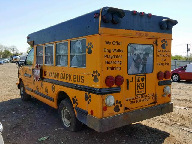 1GDHG35R411233927 - 2001 GMC SAVANA RV YELLOW photo 3